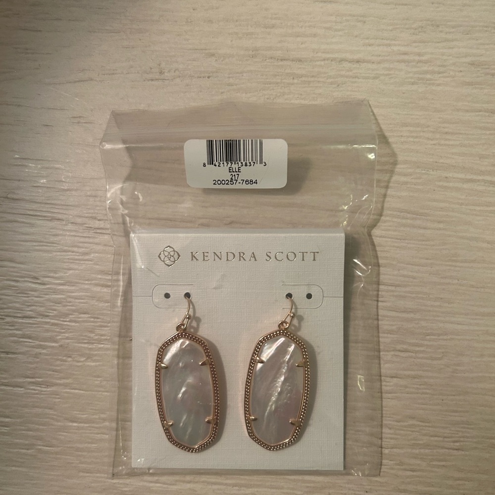 Kendra Scott Elle Gold Drop Earrings in Ivory Mother-of-Pearl